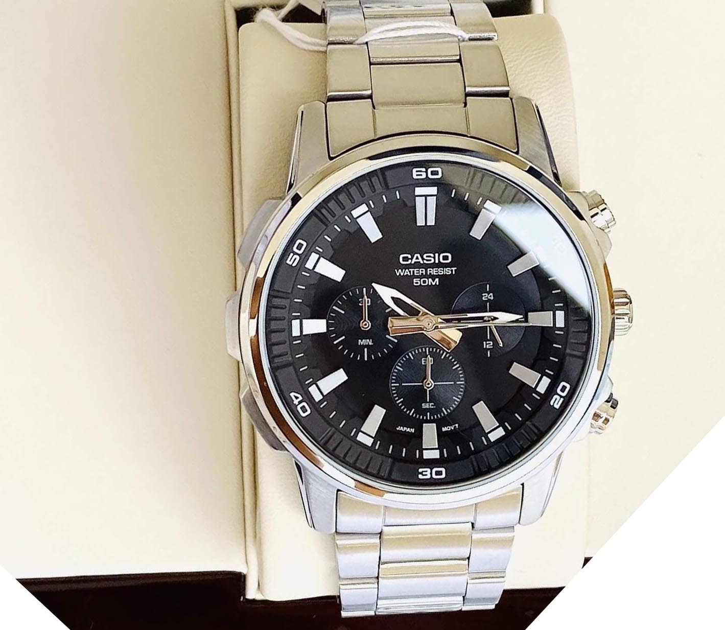 Casio MTP-E505D-1A мужские часы застежка крупным планом